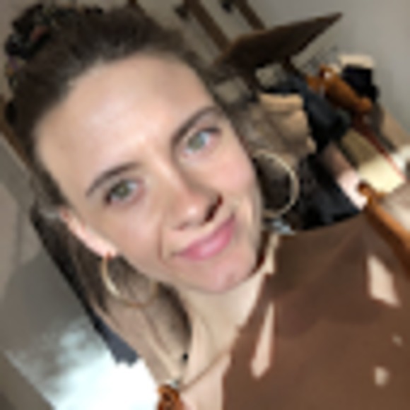 Meet your Posher, Celia - Picture 1 of 1